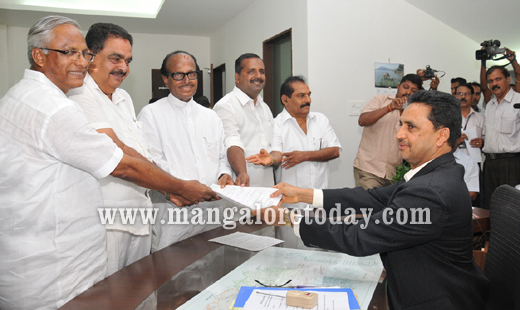 Congress candidate Janardhana Poojary files nomination